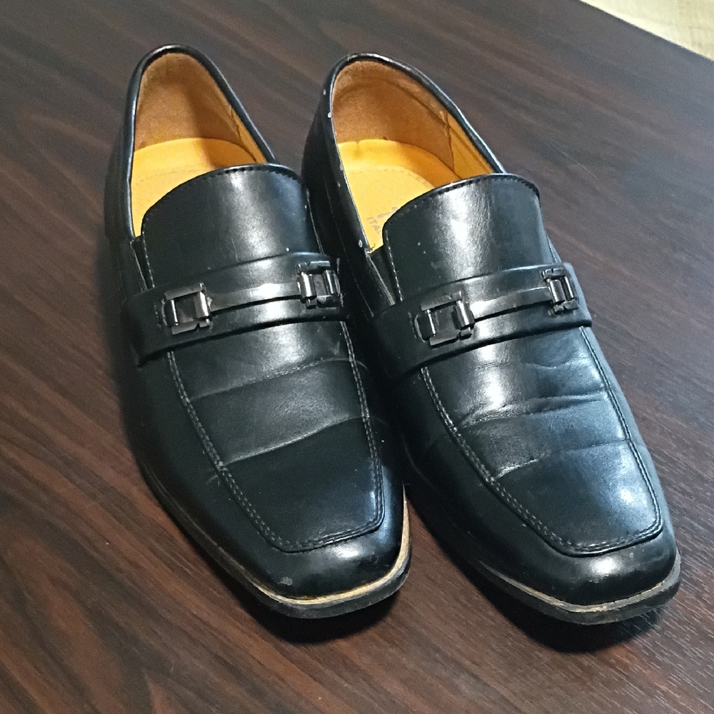 Elegant Black Leather Slip-On Loafers